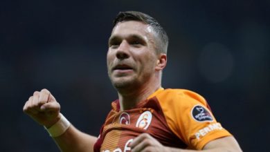 Lukas Podolski kendi yardım turnuvasında oyundan atıldı!